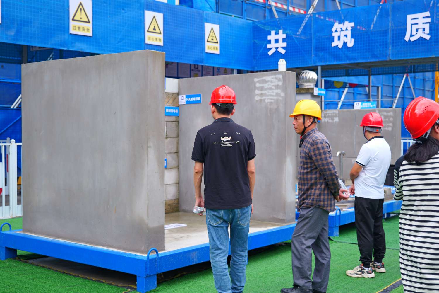 1735280644450832.jpg 1735280644450832.jpg