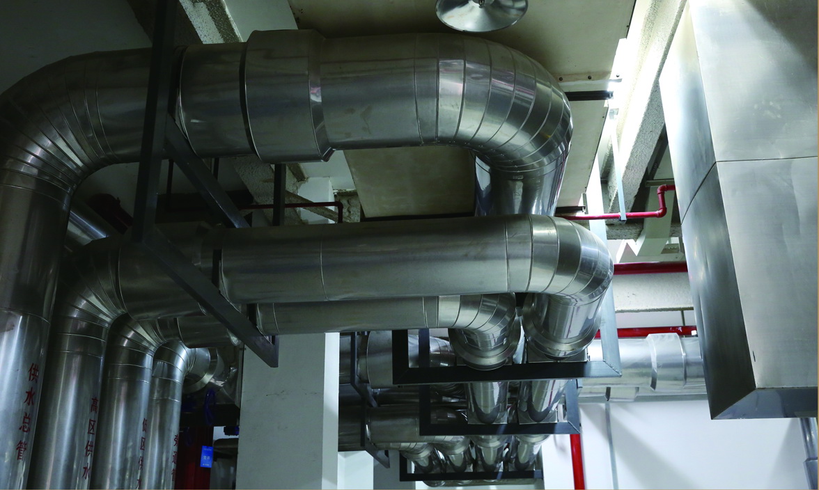 蕪湖時(shí)代金融中心空調(diào)機(jī)房設(shè)備、管道安裝